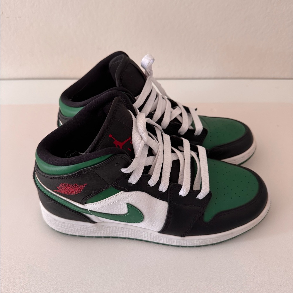Nike Air Jordan 1 Mid "Green Toe" (US 5Y/W 7)